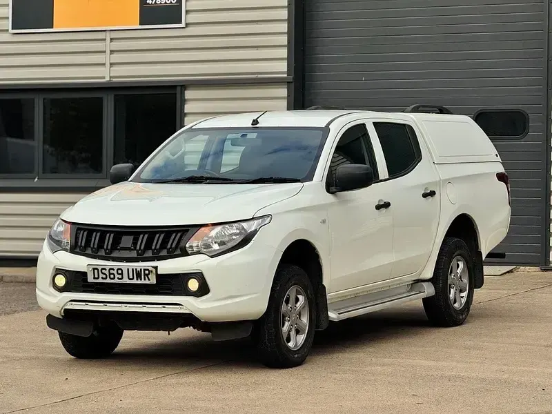 Used Mitsubishi L200 181 HP (133 kW) 2019 White Pickup