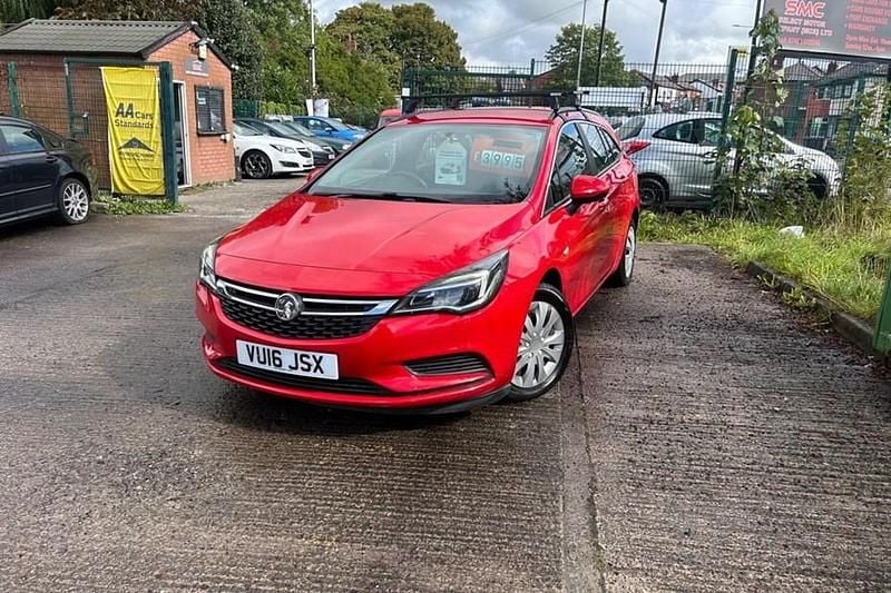 Red Used 2016 Vauxhall Astra Design Edition Estate | £3,295 (Fair price) - Image 1/1
