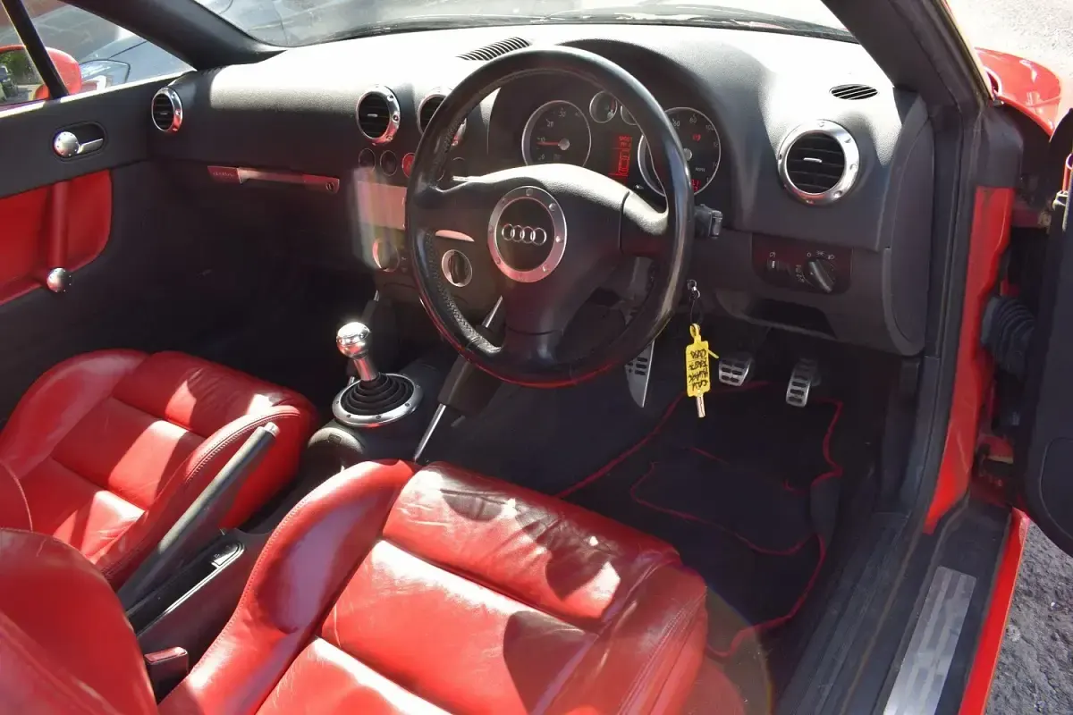 Used Audi TT 225 HP (165 kW) 2003 Red Coupe