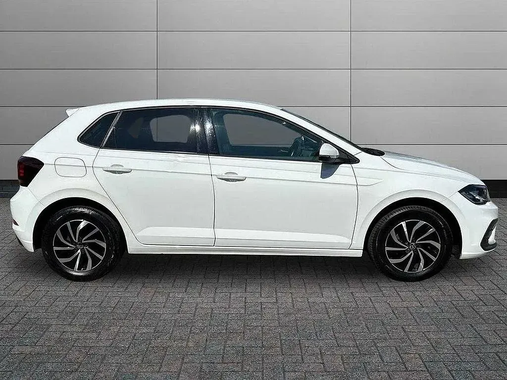 Used VW Polo Life 95 HP (69 kW) 2023 White Hatchback