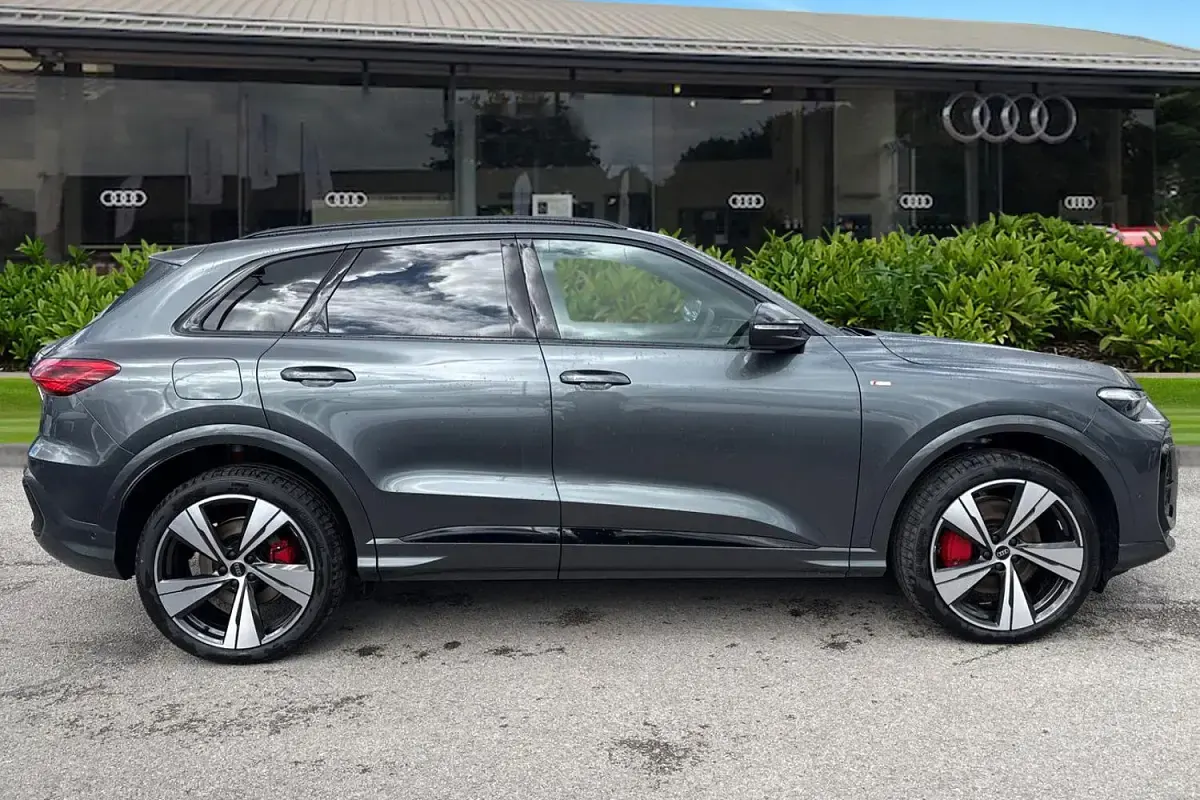 New Audi Q5 Advanced 204 HP (150 kW) 2026 Grey SUV