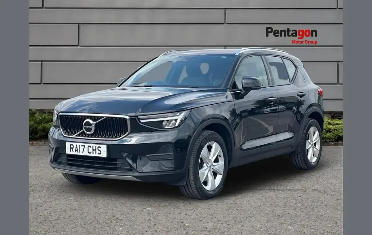 Used Volvo XC40 Core 161 HP (118 kW) 2023 Black SUV