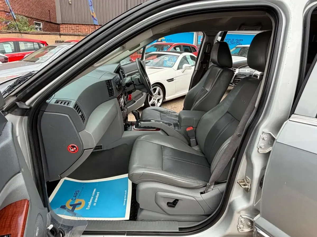 Used Jeep Grand Cherokee Limited 215 HP (158 kW) 2007 Silver SUV