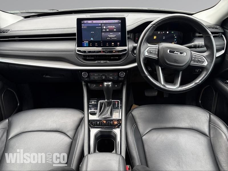 Used Jeep Compass 240 HP (176 kW) 2023 White/black SUV