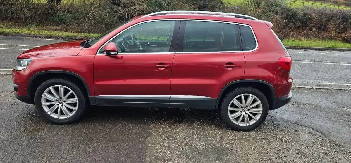 Usado VW Tiguan Edition 150 HP (110 kW) 2015 Vermelho SUV