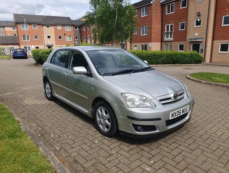 Used Toyota Corolla 2006 Silver Hatchback