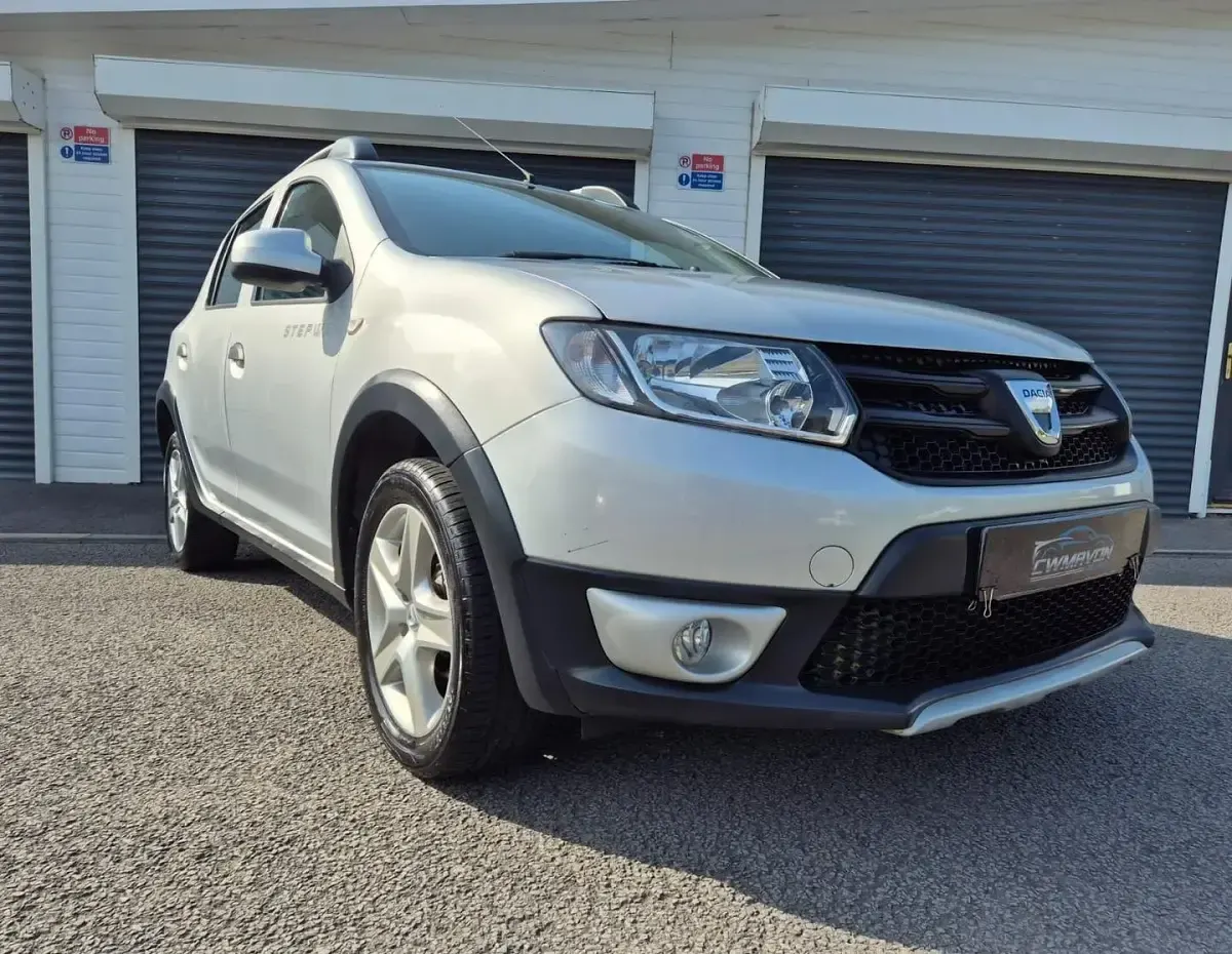 Used Dacia Sandero Ambiance 90 HP (66 kW) 2014 Silver Hatchback