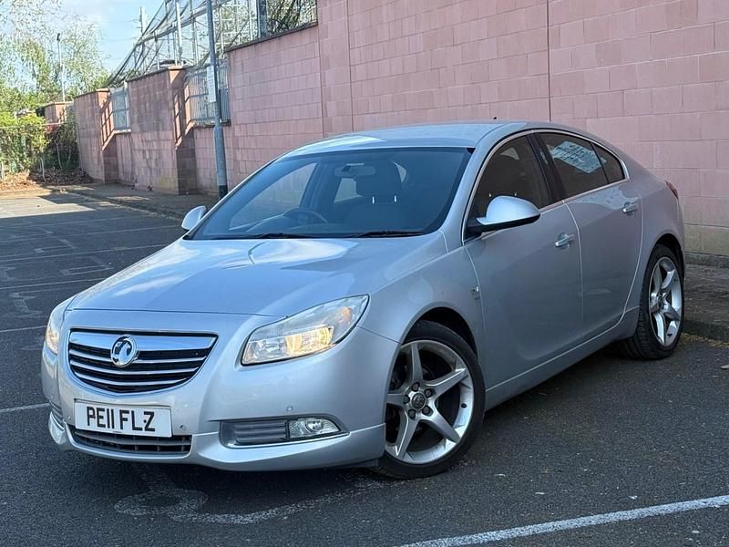 Second-hand Vauxhall Insignia SRi 160 CP (117 kW) 2011 Argintiu Hatchback