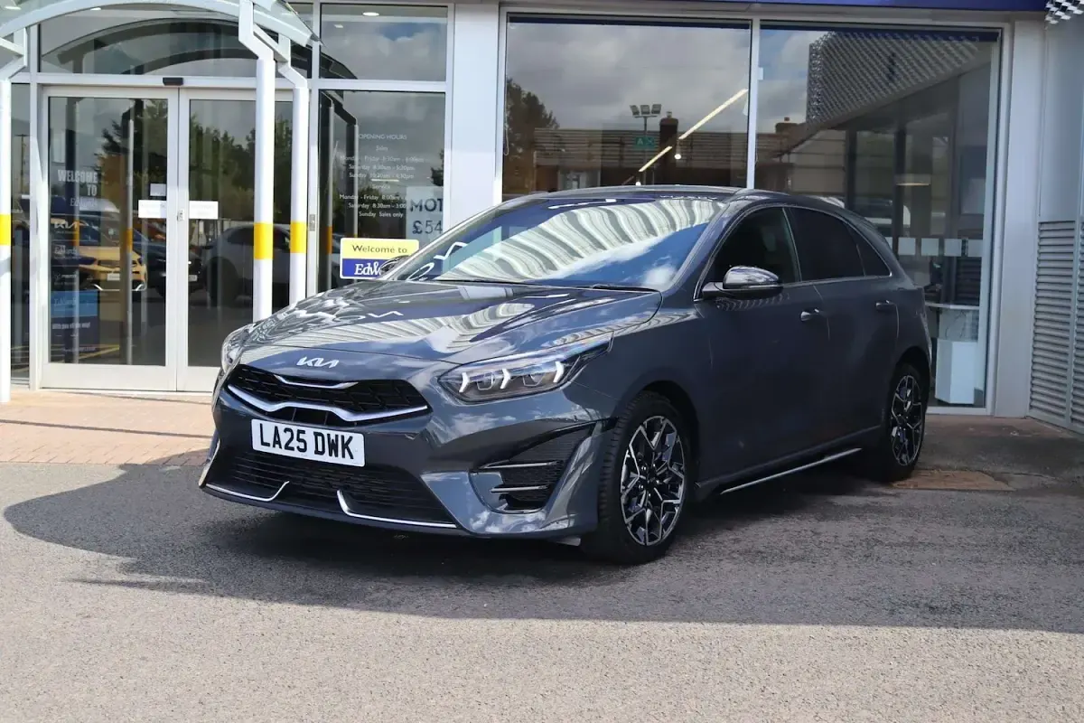 Used Kia Ceed GT-Line 138 HP (101 kW) 2025 Grey Hatchback