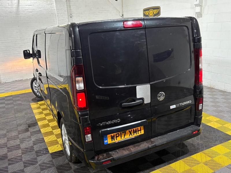 Used Vauxhall Vivaro Sportive 125 HP (91 kW) 2017 Black MPV