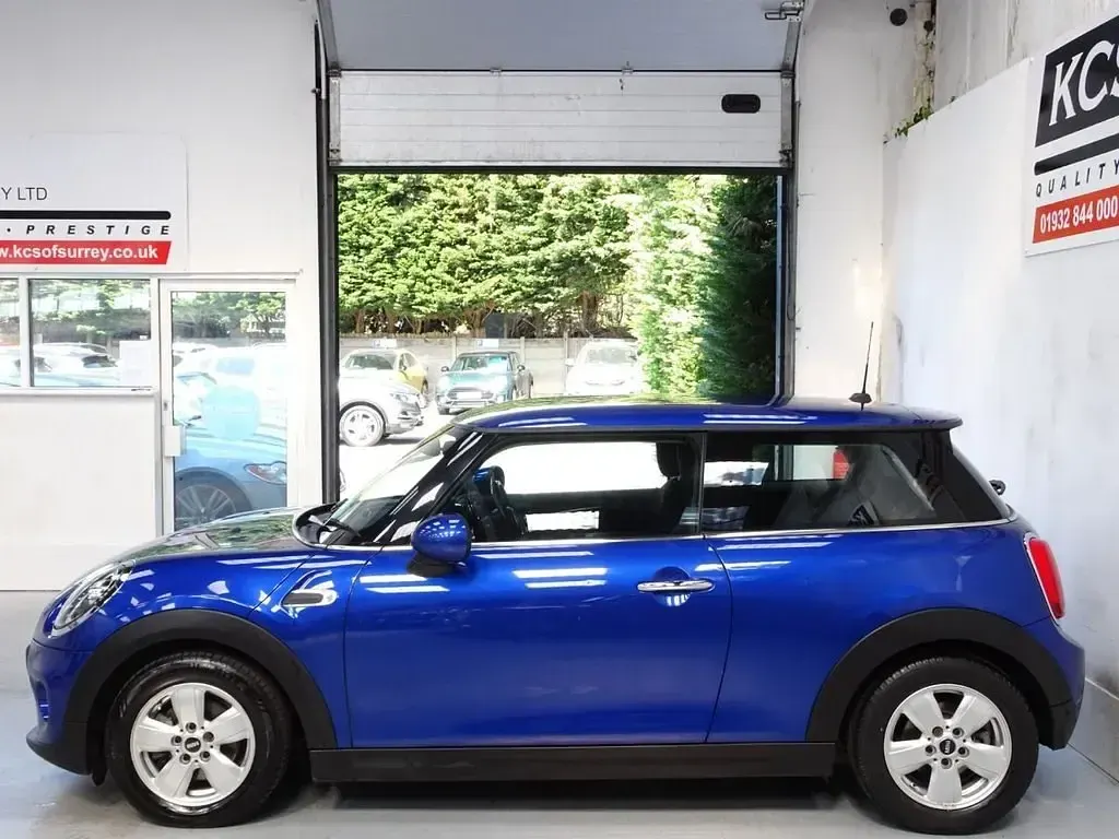 Używany Mini ONE Hatch 102 KM (75 kW) 2018 Niebieski Hatchback