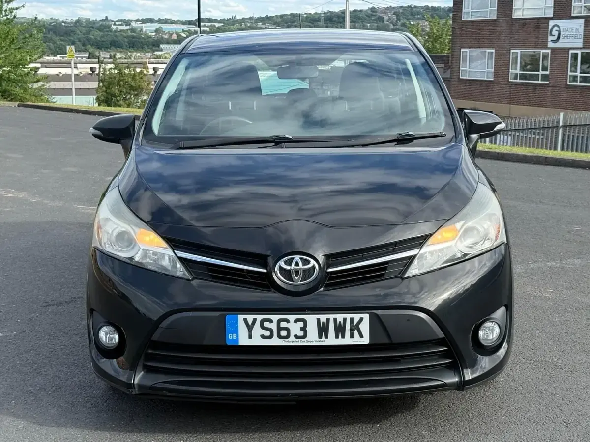 Used Toyota Verso Active 132 HP (97 kW) 2014 Black MPV
