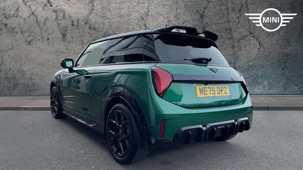 Używany Mini Cooper Hatch 113 kW (154 KM) 2026 Zielony Hatchback