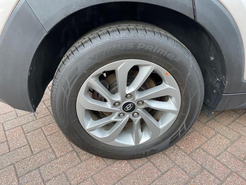 Used Hyundai Tucson SE 2018 Beige SUV