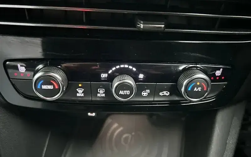 Used Vauxhall Mokka Ultimate 136 HP (100 kW) 2025 White SUV