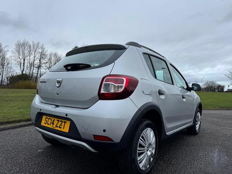 Used Dacia Sandero Ambiance 90 HP (66 kW) 2014 Silver Hatchback