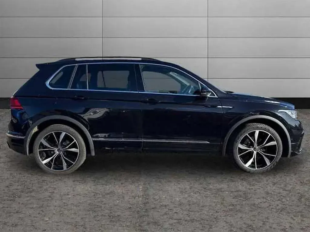 Usado VW Tiguan R-line 150 CV (110 kW) 2022 Negro SUV