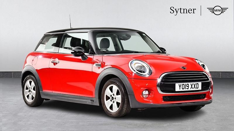 Used Mini Cooper Classic 134 HP (98 kW) 2019 Red Hatchback