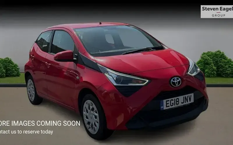Usado Toyota Aygo X-play 72 CV (52 kW) 2020 Utilitario