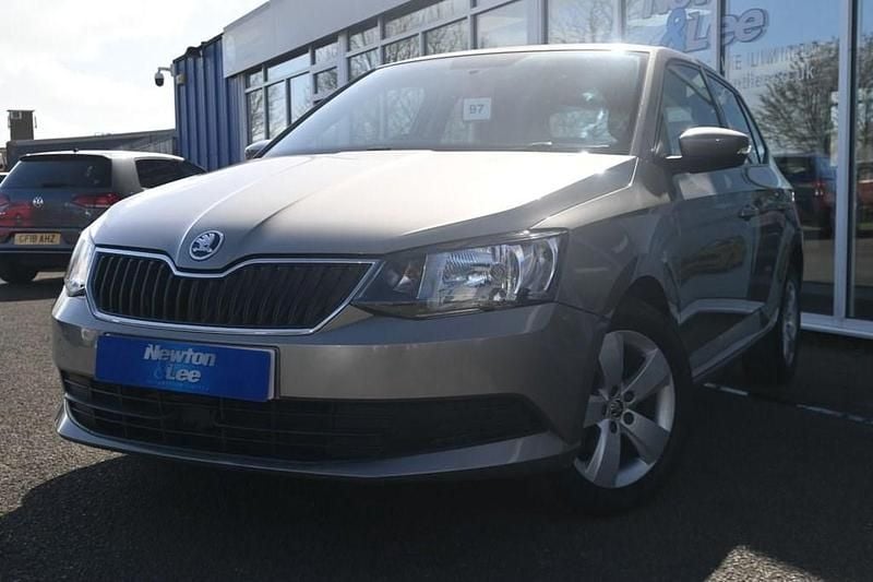 Used Skoda Fabia SE 90 HP (66 kW) 2016 Beige Hatchback