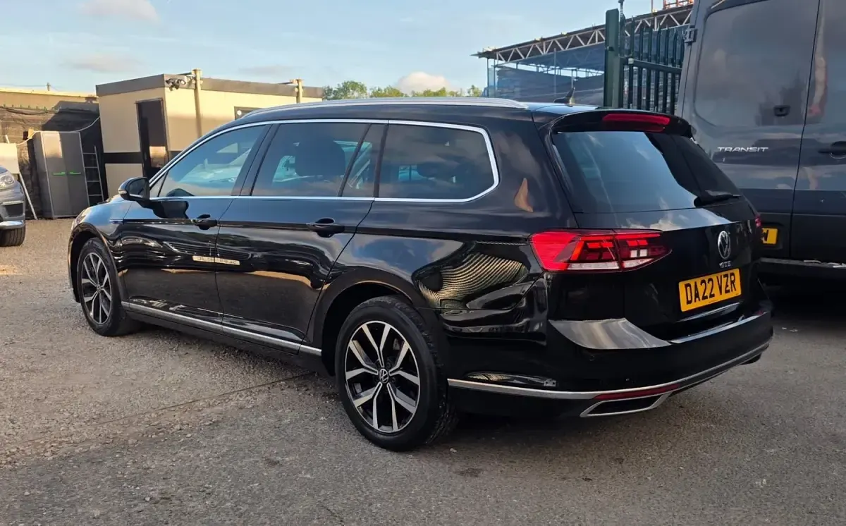 Used VW Passat GTE 218 HP (160 kW) 2022 Black Estate