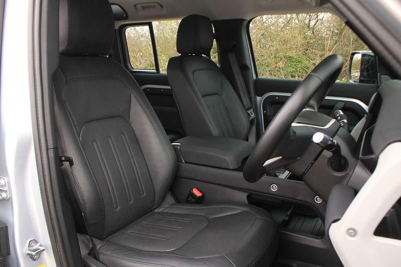 Usado Land Rover Defender S 2021 Prateado SUV