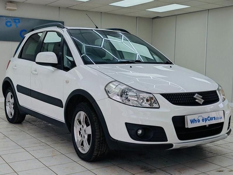 Used Suzuki SX4 SZ5 120 HP (88 kW) 2013 White SUV