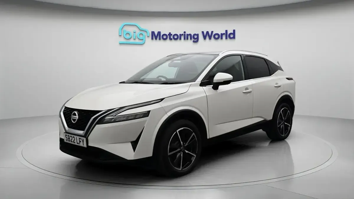 Used Nissan Qashqai Tekna 2022 White SUV