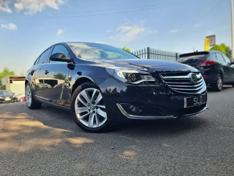Used Vauxhall Insignia SRi 140 HP (102 kW) 2014 Black Hatchback