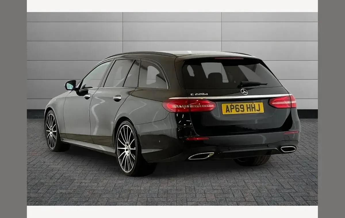 Used Mercedes E220 AMG line 191 HP (140 kW) 2020 Obsidian black Estate