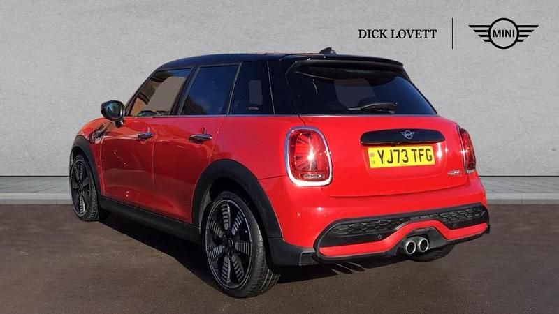 Used Mini Cooper S Exclusive 176 HP (129 kW) 2024 Red Hatchback