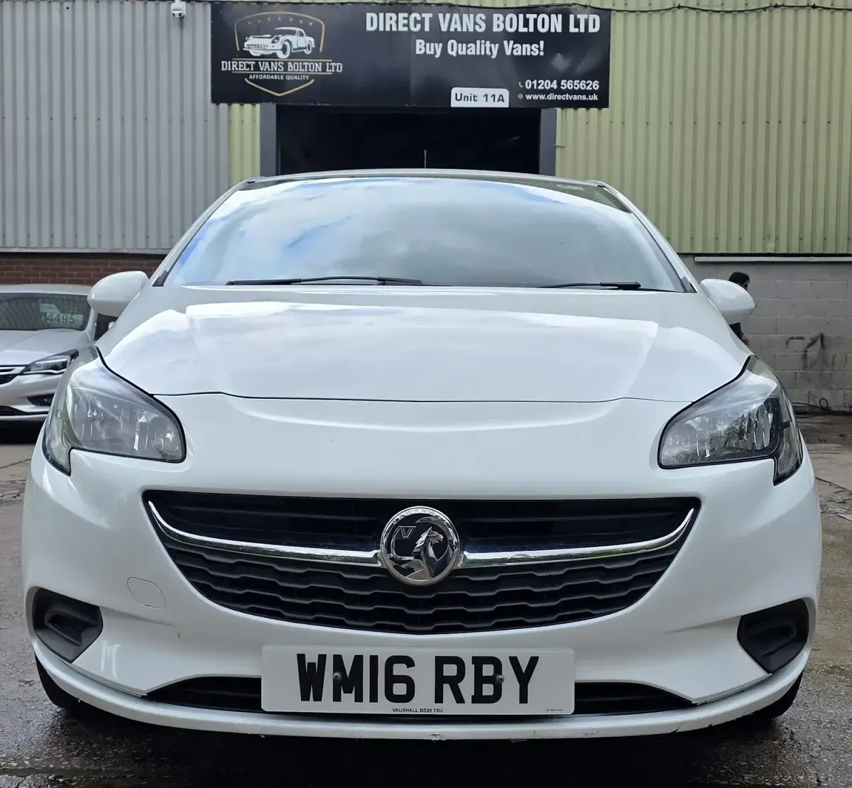 Used Vauxhall Corsa 95 HP (69 kW) 2016 White Hatchback