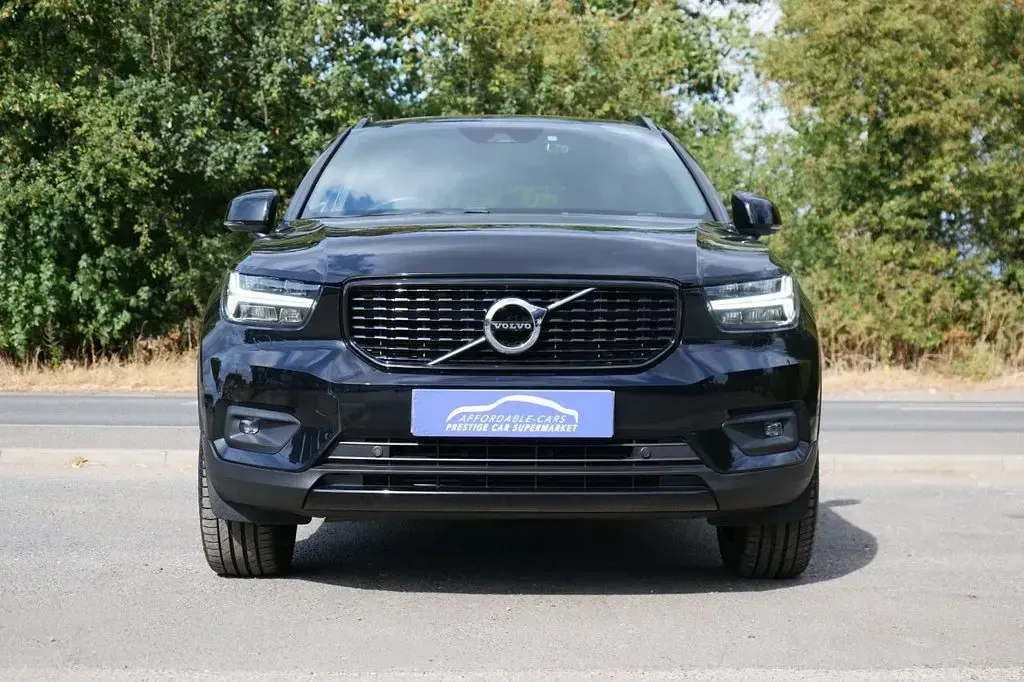 Used Volvo XC40 R-Design Pro 156 HP (114 kW) 2019 Black SUV