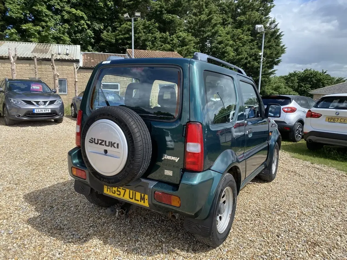 Used Suzuki Jimny 85 HP (62 kW) 2007 Green SUV