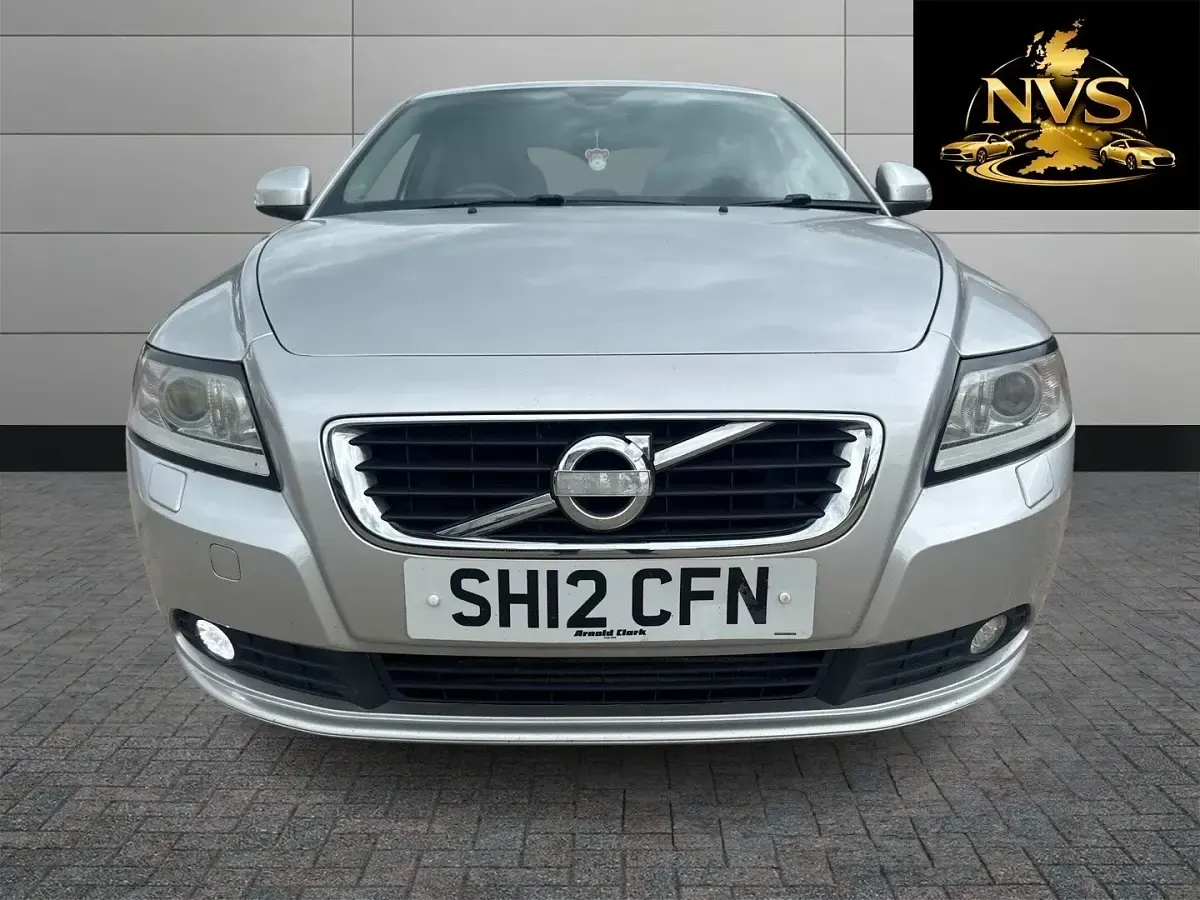 Used Volvo S40 SE 150 HP (110 kW) 2012 Silver Sedan