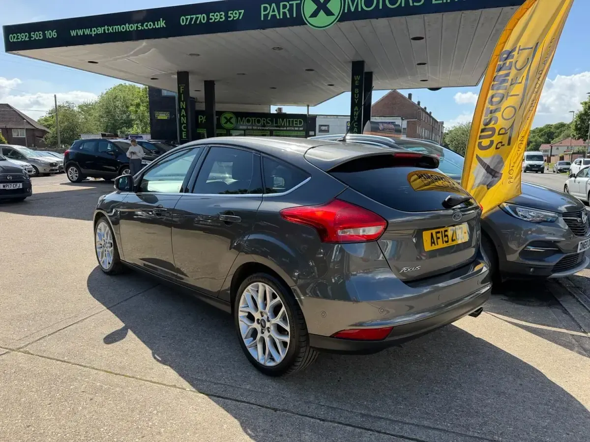 Used Ford Focus Titanium X 182 HP (133 kW) 2015 Grey Hatchback