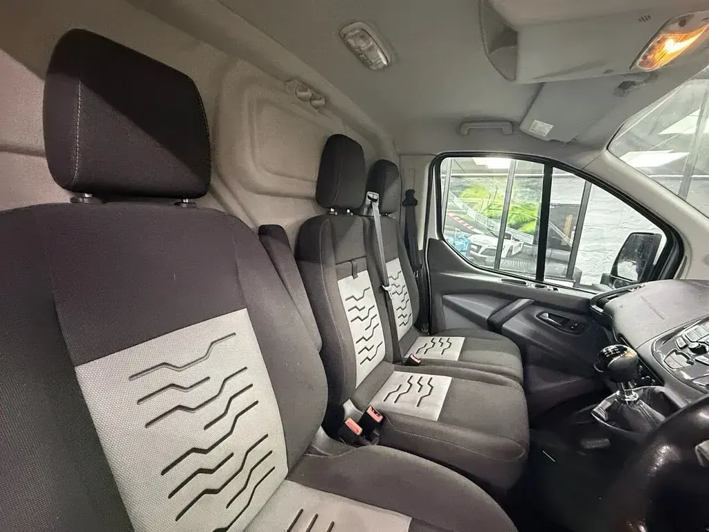 Used Ford Transit Custom Limited 130 HP (95 kW) 2017 Silver Van