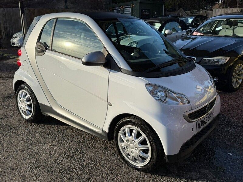 White Used 2012 Smart ForTwo Coupé Pure Coupe | £2,495 (Fair price) - Image 1/4