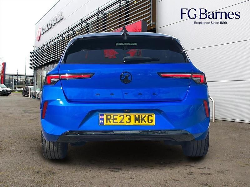 Used Vauxhall Astra Ultimate 128 HP (94 kW) 2023 Blue Hatchback