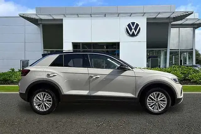 Used VW T-Roc Life 110 HP (80 kW) 2022 Grey SUV