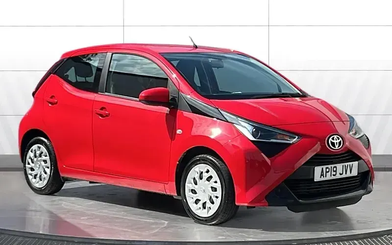 Used Toyota Aygo X-play 72 HP (52 kW) 2019 Hatchback