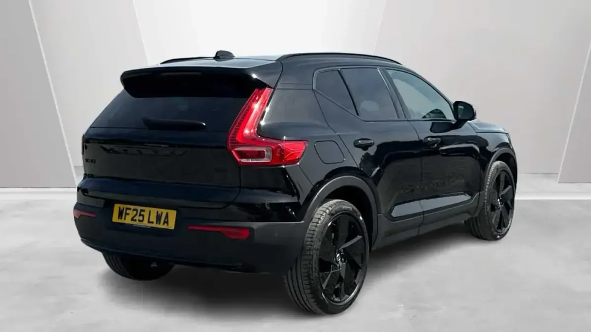 Used Volvo XC40 Plus 194 HP (142 kW) 2025 SUV