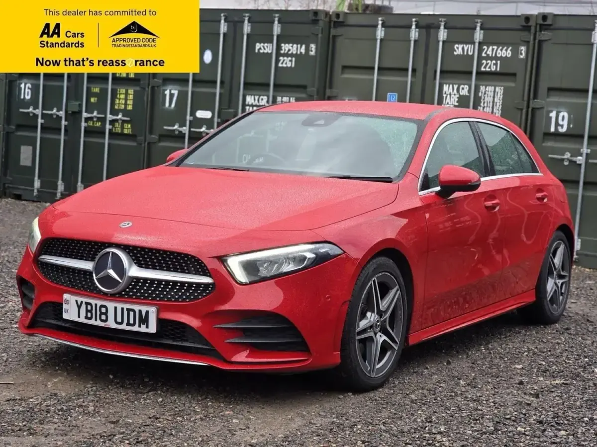 Begagnad Mercedes A200 Executive 163 HK (119 kW) 2018 Röd Halvkombi