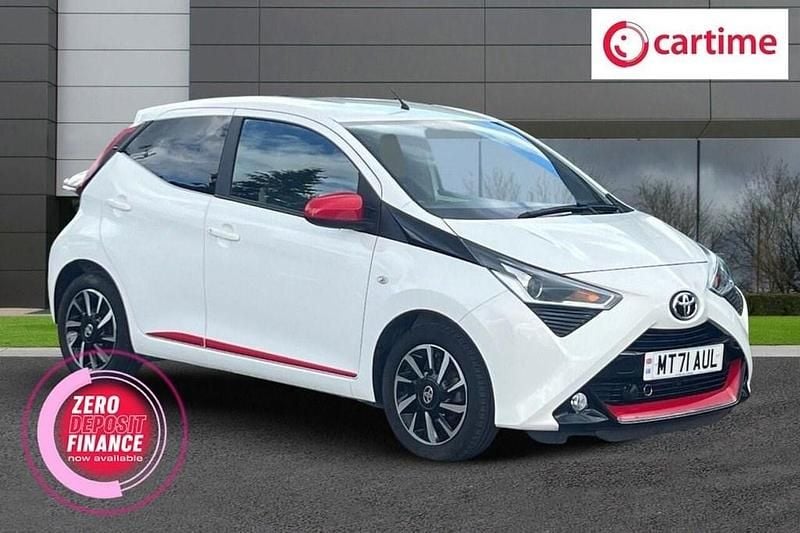 White Used 2021 Toyota Aygo Trend Hatchback | £12,666 (Fair price) - Image 1/4