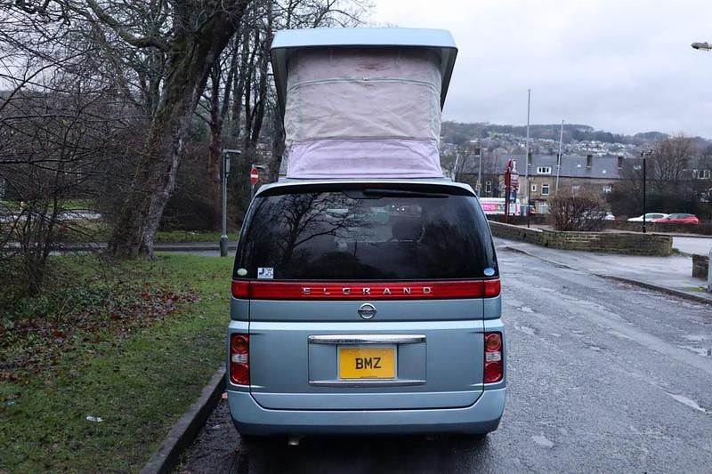 Used Nissan Elgrand 2006 Blue MPV