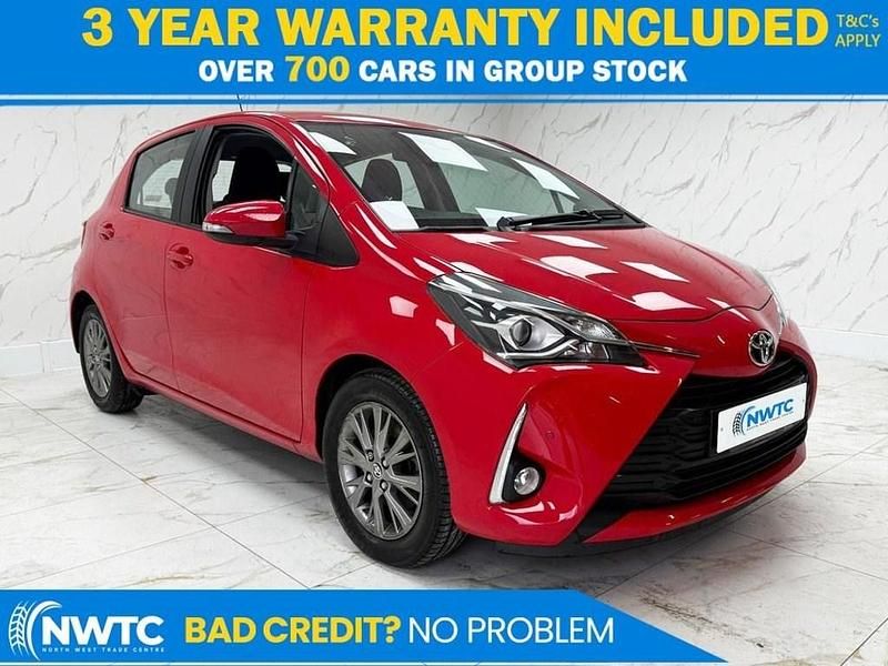 Used Toyota Yaris 111 HP (81 kW) 2017 Red Hatchback
