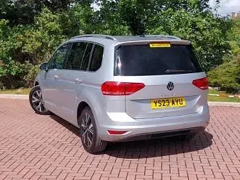 Second-hand VW Touran SEL 150 CP (110 kW) 2023 Argintiu Monovolum