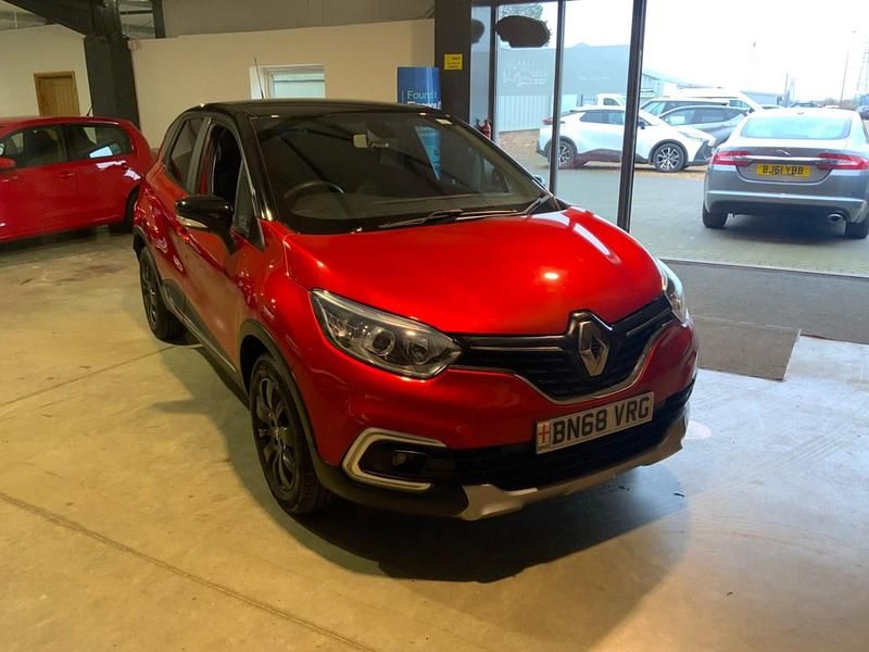 Used Renault Captur Play 2018 Red SUV