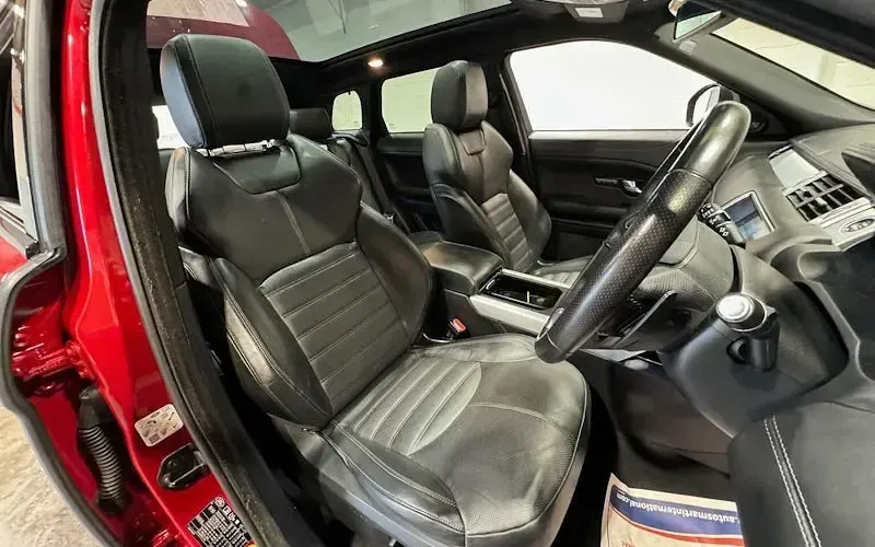 Used Land Rover Range Rover evoque HSE Dynamic 180 HP (132 kW) 2017 Red SUV