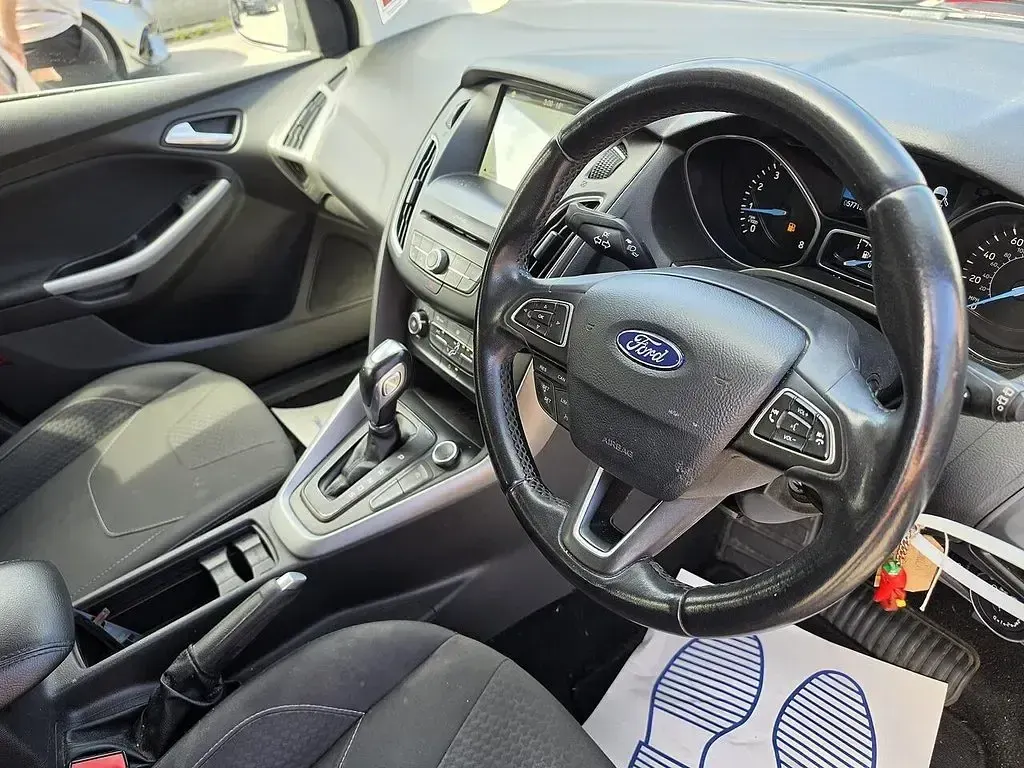 Used Ford Focus Zetec 125 HP (91 kW) 2018 Black Hatchback